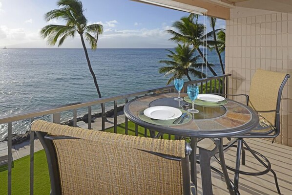 Gorgeous Views! Direct ocean front!