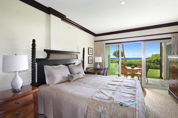 Master Bedroom with King Bed and walk out lanai