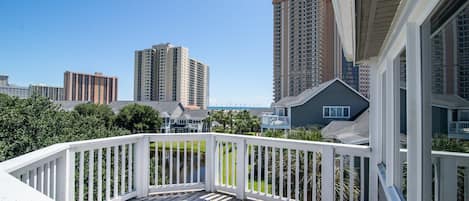 Upstairs (ocean view) Balcony