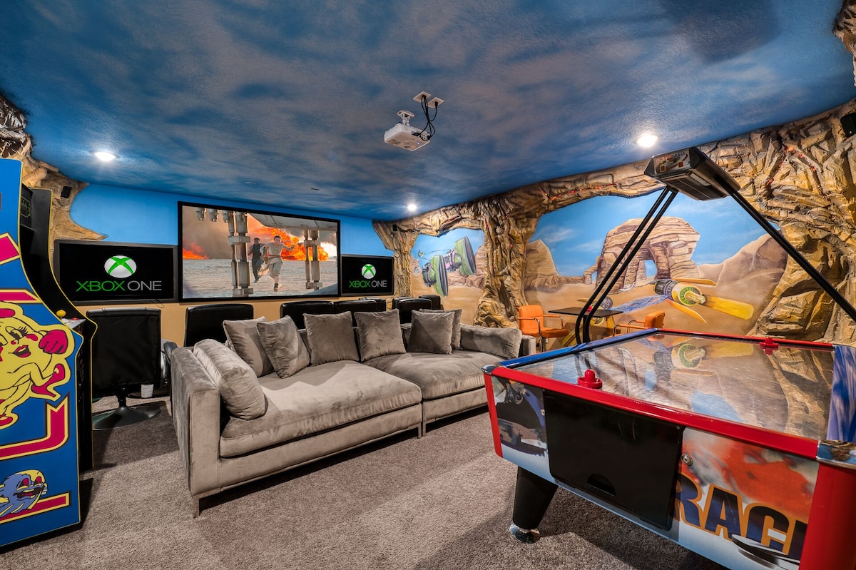 Luxury Family Fun Home – Minions Room, Pool, Hot Tub, Theater, Game Room & More