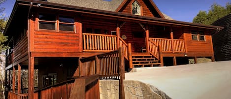 Big bear lodge - Amazing four bedroom cabin