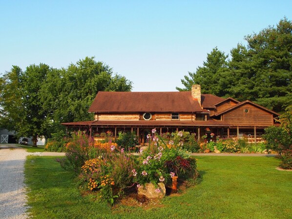 Martin Manor Estates experience the elegance of rural Kentucky. 