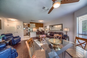 Dining/ Living room!