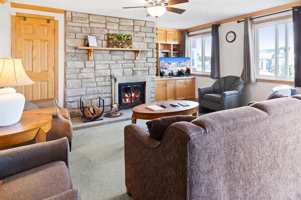 Welcome to Mountain Lodge 246