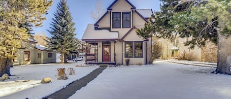 Exterior - Escape to enchanting Brittany Place, a charming home in the heart Downtown Breckenridge. Your picture-perfect adventure awaits! ? #Breckenridge #Getaway

(a Ski Country Resorts managed property)