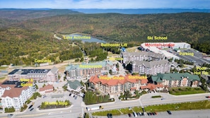 Aerial view shows how close Mountain Lodge is to the lift and village