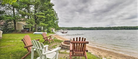 Traverse City Vacation Rental | 4BR | 2BA | 2,008 Sq Ft | 1 Step for Access