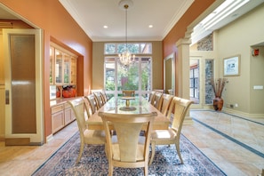 Formal Dining Room | Dishes & Flatware Provided