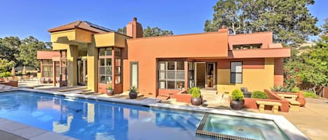 Salinas Vacation Rental | 5BR | 7BA | 5,247 Sq Ft | 4 Steps Required