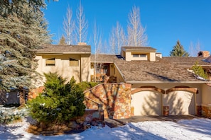Arrowhead Drive Home - 4BR Arrowhead Golf Course Home