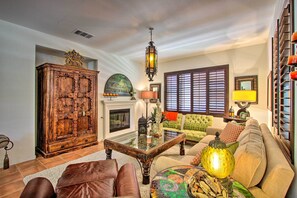 Living Room | Cable TV