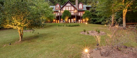 Ellijay Vacation Rental | 4BR | 3.5BA | 3,300 Sq Ft | Stairs Required