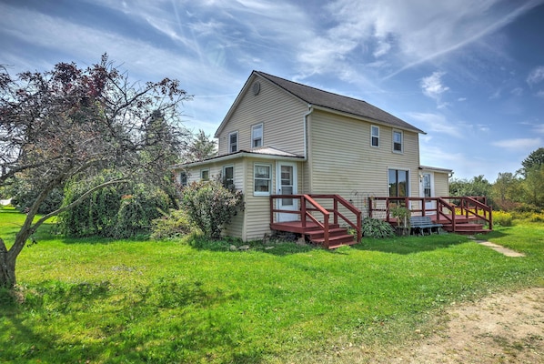 This 3BR, 1-bath Guys Mills vacation rental home is located on 2.8 acres!