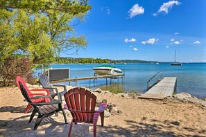 Shared Fire Pit | Gas Grill | Dog Friendly w/ Fee (2 Max)