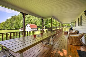 Private Deck | Keyless Entry