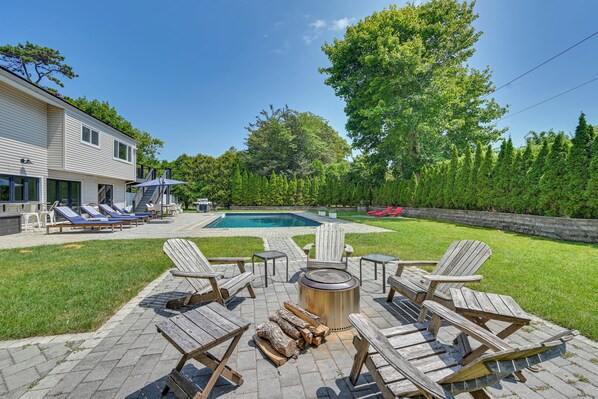 Hampton Bays Vacation Rental | 5BR | 2BA | 2,074 Sq Ft | 1 Step for Access