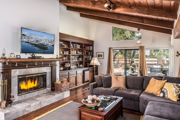 Welcome to "Pebble Beach Escape"!