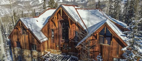 1.0-alpenglow-mountain-village-vacation-rental-winter-drone-exterior-resized