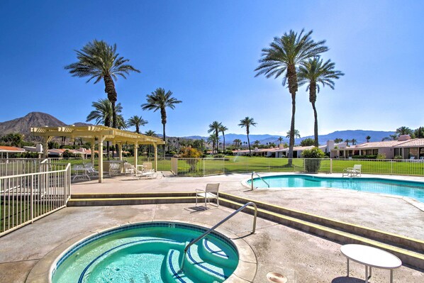 Experience the best of Palms Springs Desert Resorts at this Indian Wells condo.