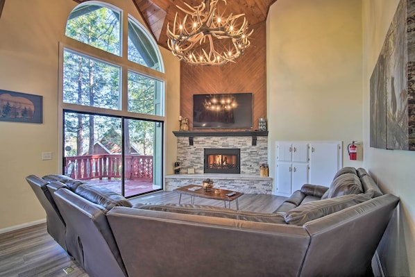 Lake Arrowhead Vacation Rental | Stairs Required | 3BR | 2.5BA | 1,978 Sq Ft