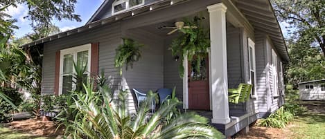 You'll fall in love with this Mississippi 2BR, 2.5-bath vacation rental home.