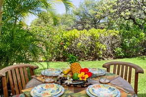 Private lanai, perfect spot for outside dining
