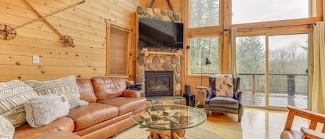 Packwood Vacation Rental | 3BR | 2.5BA | 2,200 Sq Ft | Stairs Required