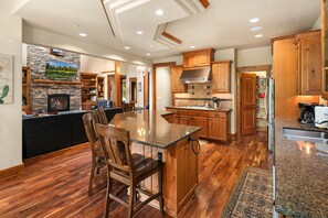 Buttercup Manor: - Large granite island for making fabulous in-home meals!  Seating for 5.