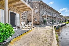 Private Patio | Outdoor Seating