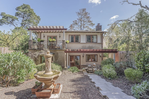 Welcome to "Tuscany by the Sea"! (Rear of Home)