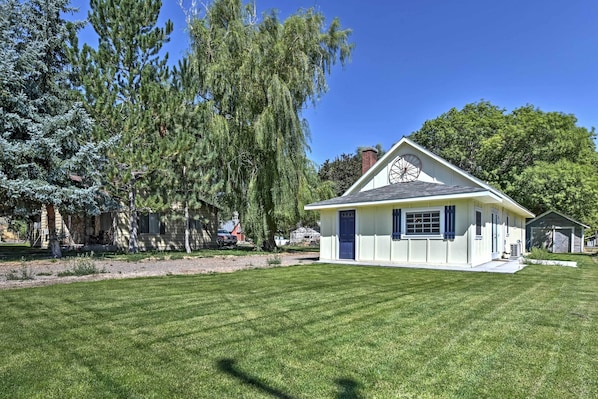 Albion Vacation Rental | 2BR | 1BA | 1,020 Sq Ft | Step-Free Entry