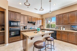 Large Kitchen area makes cooking a delight!