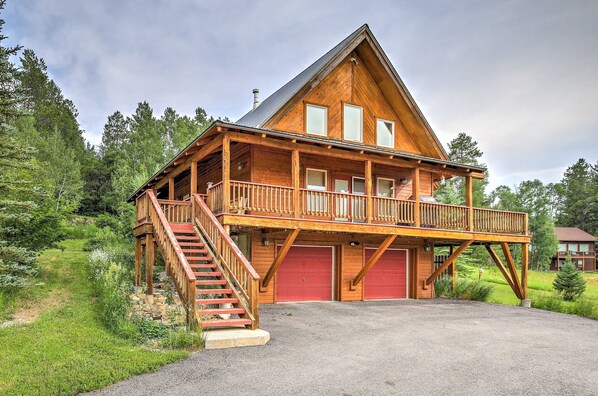 Alpine Vacation Rental | 4BR | 3BA | 3,200 Sq Ft | Stairs Required