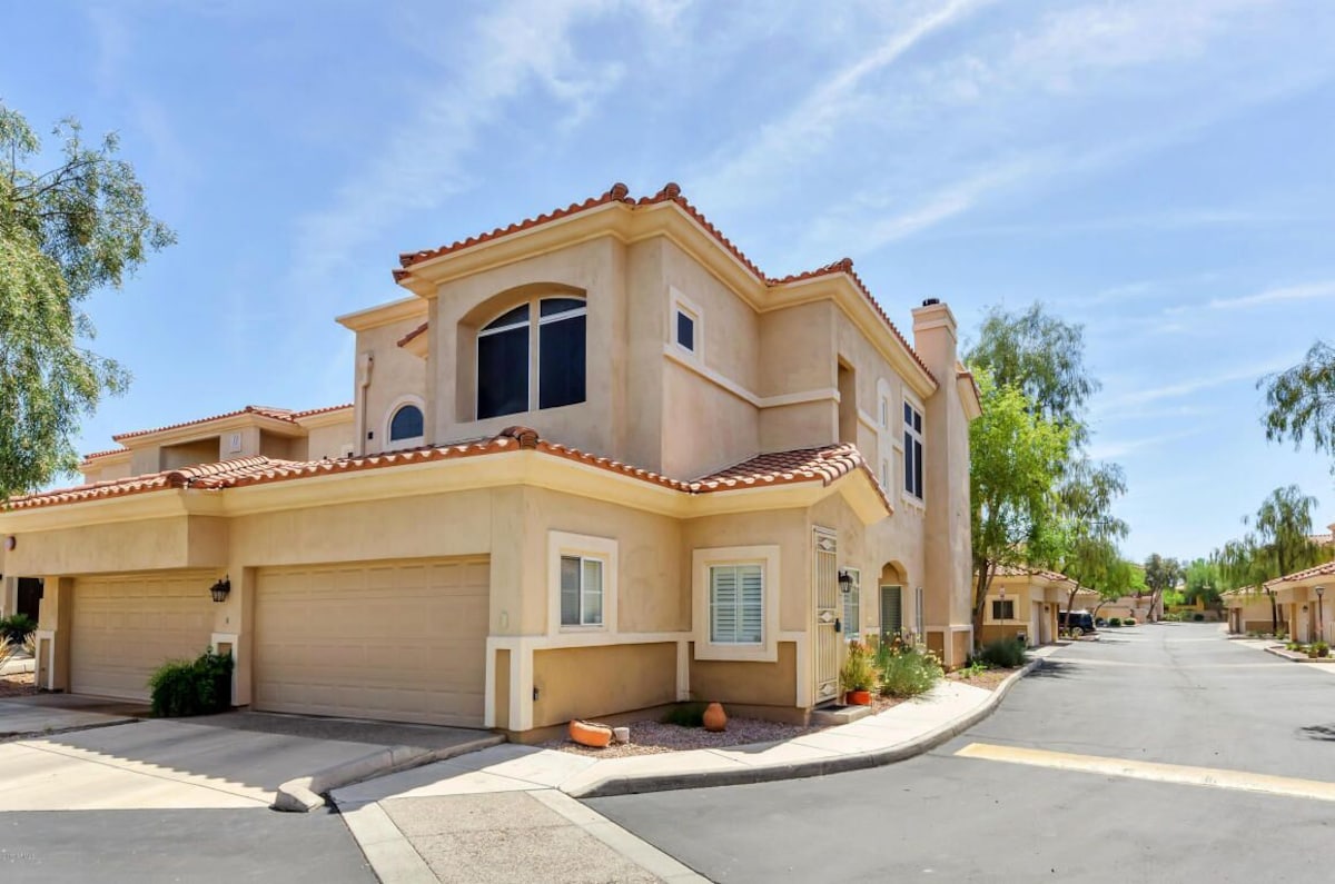 Lovely 3 Bed Executive Condo on TPC Golf Course – Minutes from Scottsdale’s Best