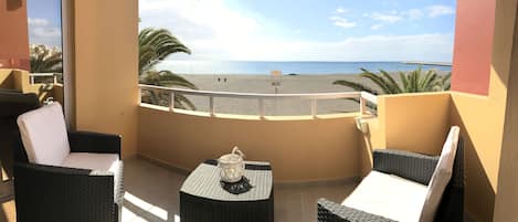 Terraza con vistas al mar