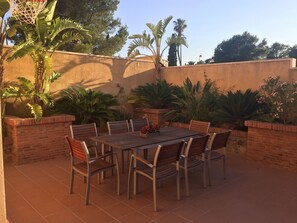 Outdoor dining
