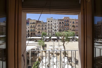 El Faro Apartaments en Plaça de la Font Tarragona, Casco Antiguo,Soleados