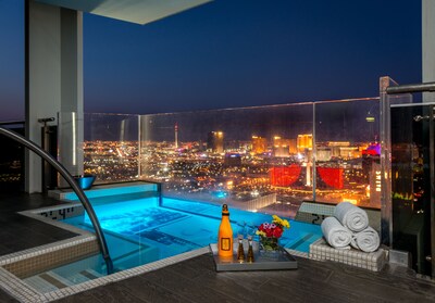 NEWLY REMODELED PENTHOUSE 550 FEET ABOVE THE LAS VEGAS STRIP!!