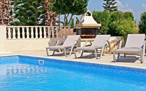 Swimming pool view - Sun Beds