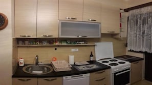 fully provided kitchen