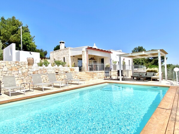 Trullo Falco with private pool and elevated terraces