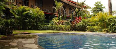 A look from the pool onto the building.