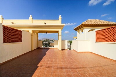 6 bed apartment 600 m from Roda Golf course with a roof terrace and Pool