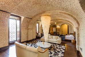 Castle in Old Town, Armory Room