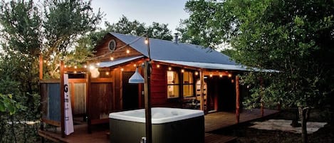 Back Deck, Hot Tub, Outdoor shower