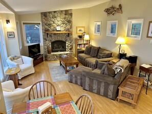 Comfy Great Room is inviting you to enjoy the views, fireplace with LED candles.