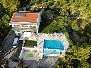 Bird's eye photo 
Villa Yanko has no direct neighbors, your rest is guaranteed