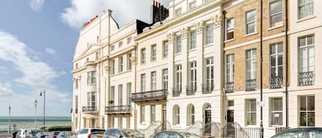 Stunning Regency facade with exquisite Corinthian columns
