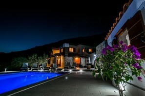 Villa Bobica Split with the pool by night