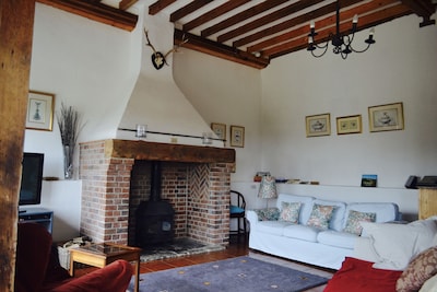 A charming thatched cottage in the heart of Dorset